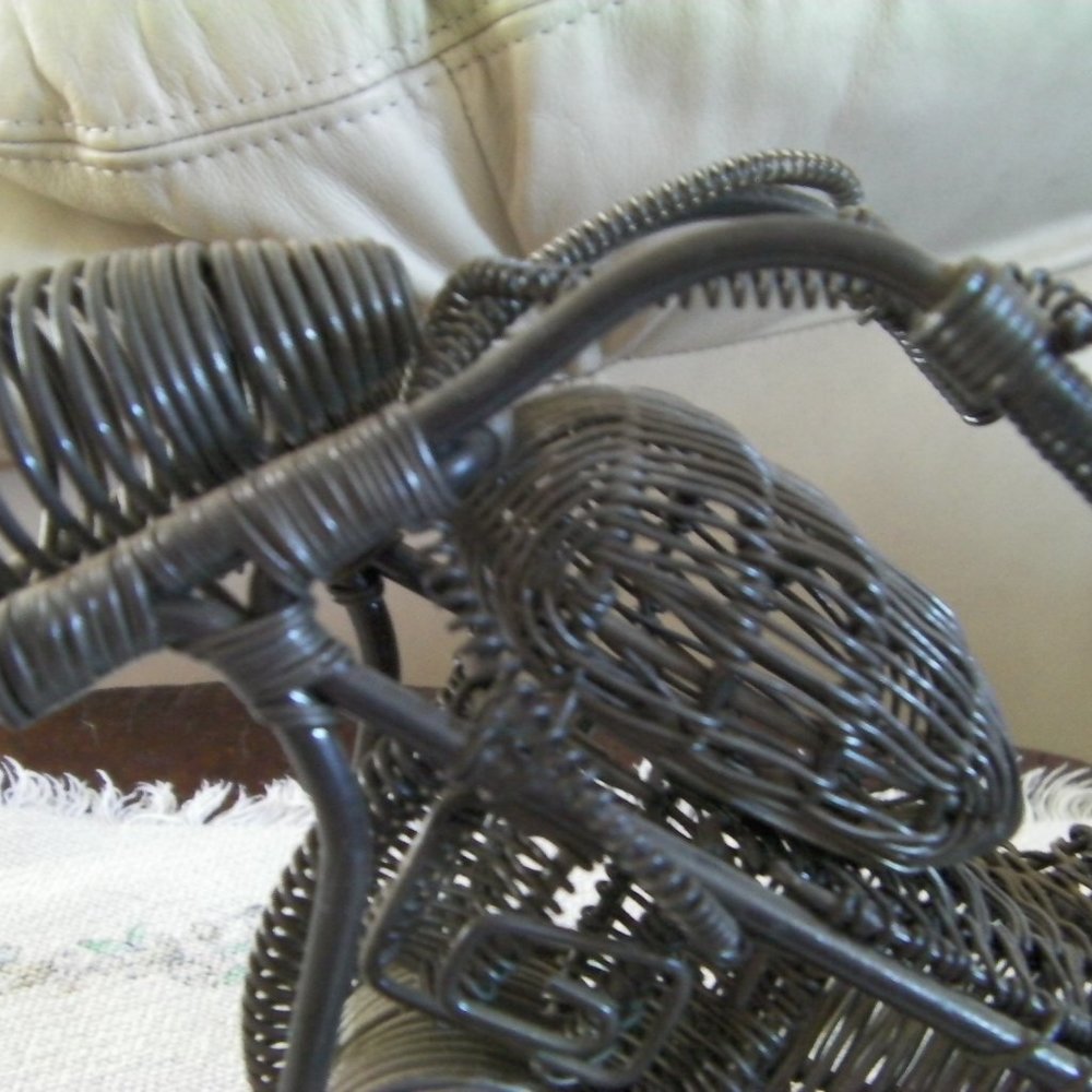 Crafted Motorcycle - Picture 2 of 9